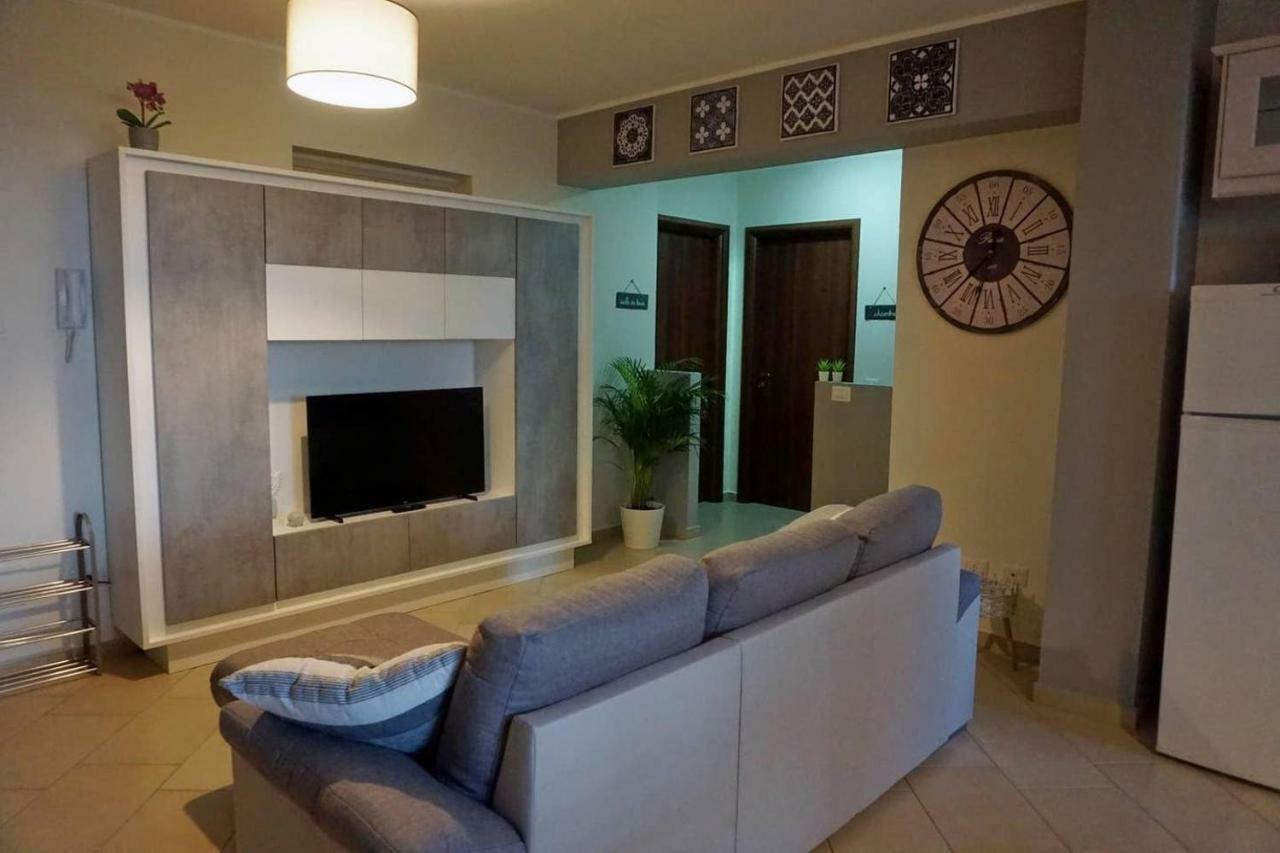 Lilly'S House Apartment Giardini Naxos Exterior photo