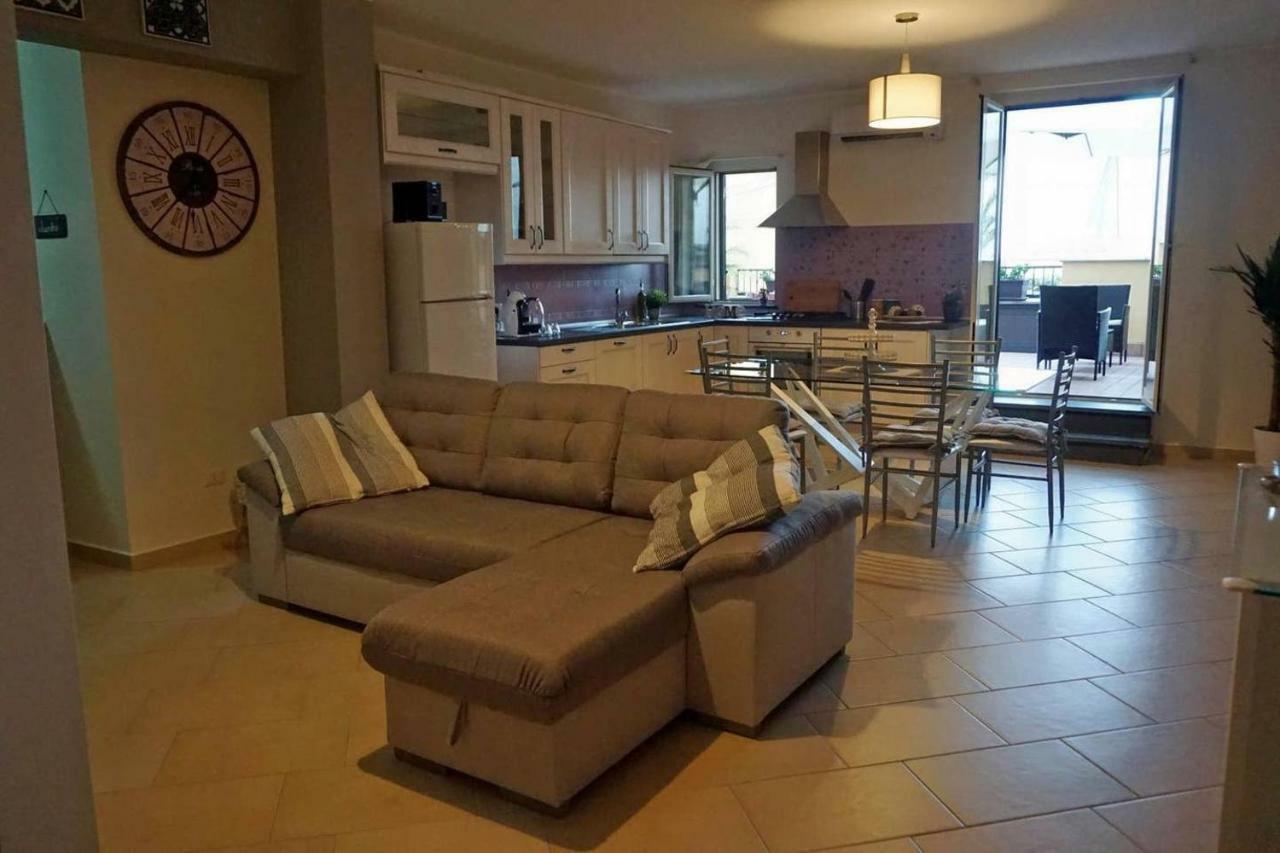 Lilly'S House Apartment Giardini Naxos Exterior photo
